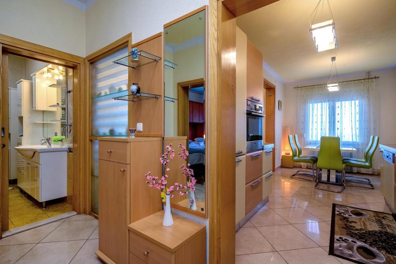 Apartment Juric Podstrana